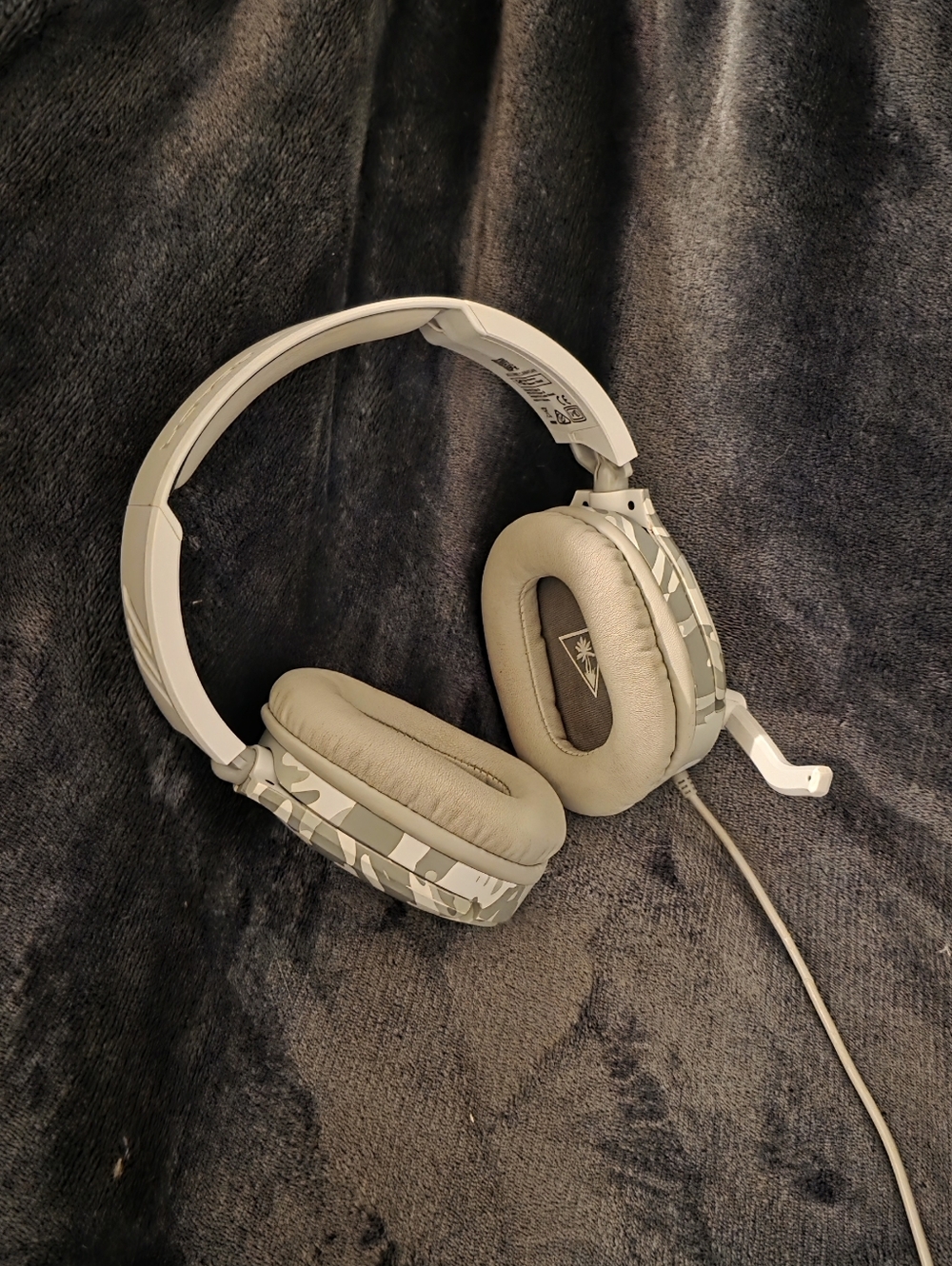 Camouflage Over-Ear Gaming Headset with Boom Mic - Light Gray